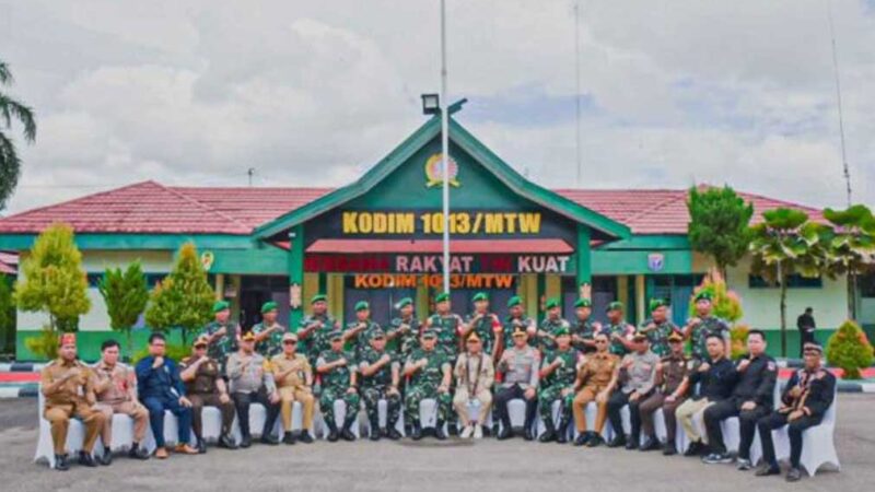 Jelang Pelaksanaan PSU, Gubernur Kalteng Bersama Pangdam XII/Tanjungpura Berikan Pengarahan Kepada Jajaran Prajurit TNI di Markas Kodim 1013/Muara Teweh