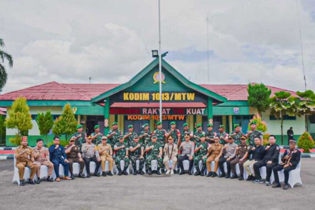Jelang Pelaksanaan PSU, Gubernur Kalteng Bersama Pangdam XII/Tanjungpura Berikan Pengarahan Kepada Jajaran Prajurit TNI di Markas Kodim 1013/Muara Teweh