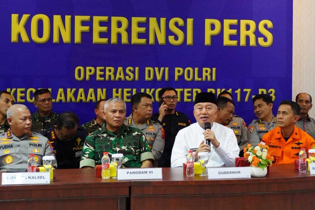 Hadiri Konferensi Pers, Pangdam XXII/TB Mayjen TNI Zainul Arifin Apresiasi Kerjasama Lintas Instansi dalam Evakuasi Kecelakaan Heli