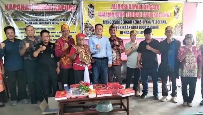 Pembangunan Pertokoan di Kawasan Betang Bukit Ngalangkang Kapuas Di Segel Ormas.