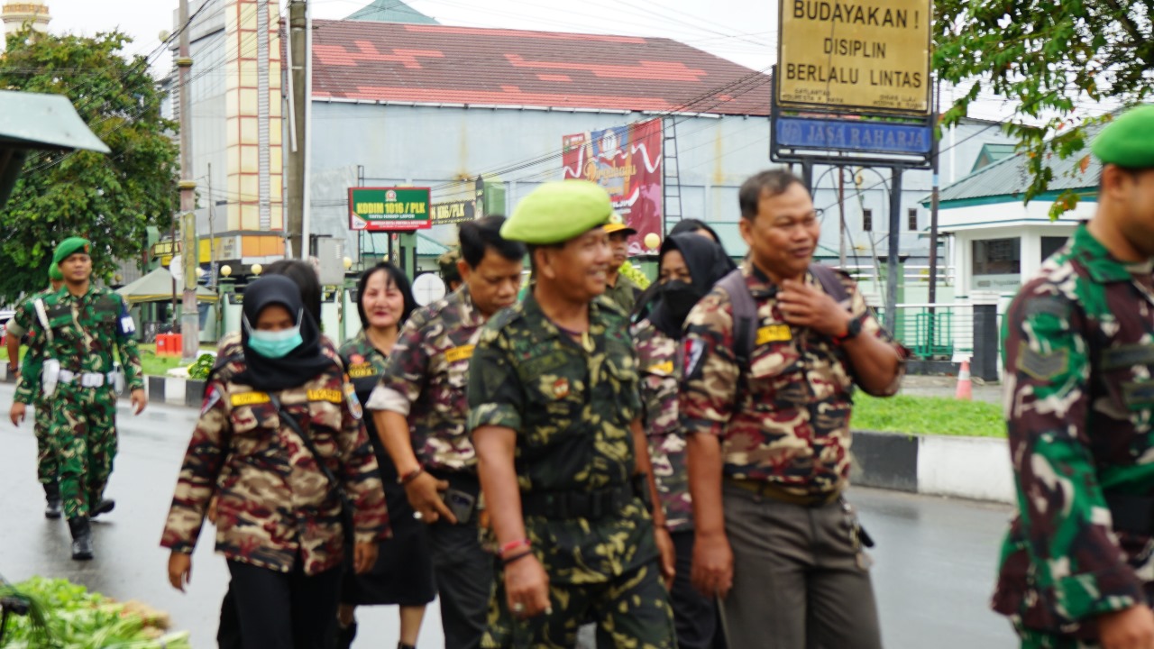 Pastikan Situasi Aman, Anggota Kodim 1016/Plk Bersama Ormas Laksanakan Patroli