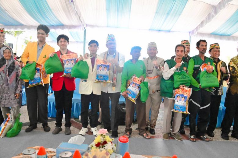 Gubernur Buka Pasar Murah dan Sediakan 1.000 Paket.