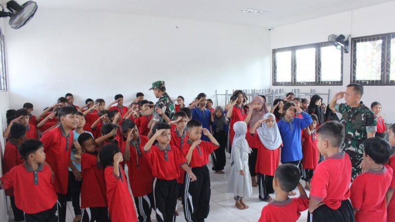 Tanamkan Rasa Cinta Tanah Air, Anggota Kodim 1016/Plk Berikan Materi Wasbang