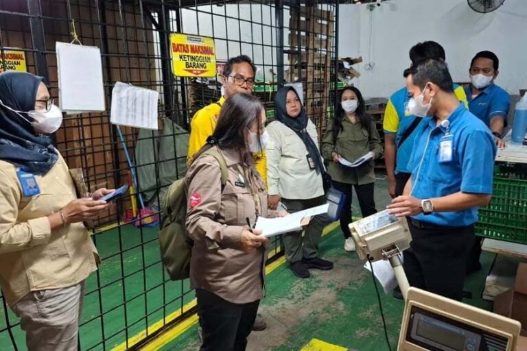 Dinas TPHP Kalteng Laksanakan Pengawasan Sertifikasi Pangan Hypermart