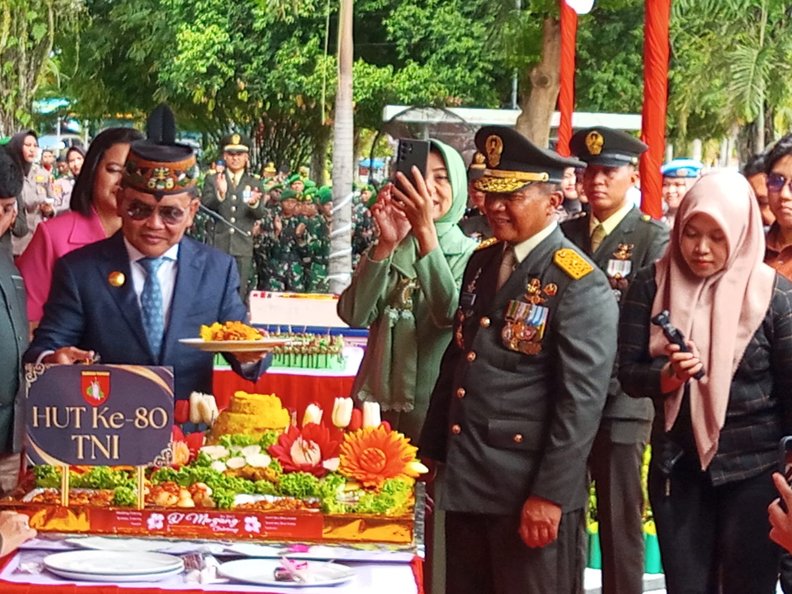 Dihadiri Gubernur Kalteng, Kasdam XXII/TB Pimpin Upacara HUT ke-80 TNI Tahun 2025.