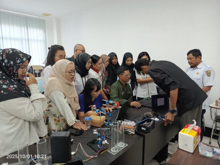 Akademisi UPR Kenalkan Alat Praktikum Fisika Berbasis Mikrokontroler