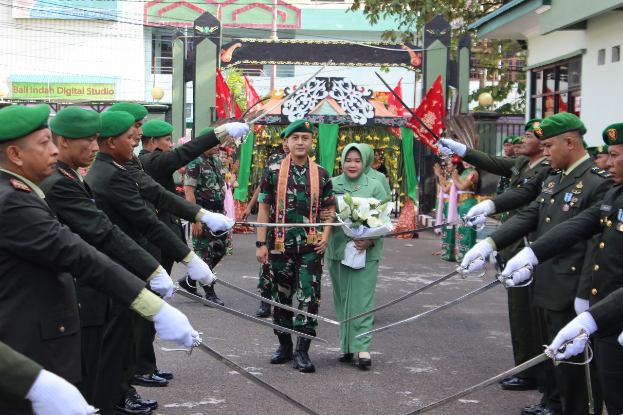 Sambut Pejabat Dandim Baru, Kodim Palangka Raya Gelar Tradisi Satuan