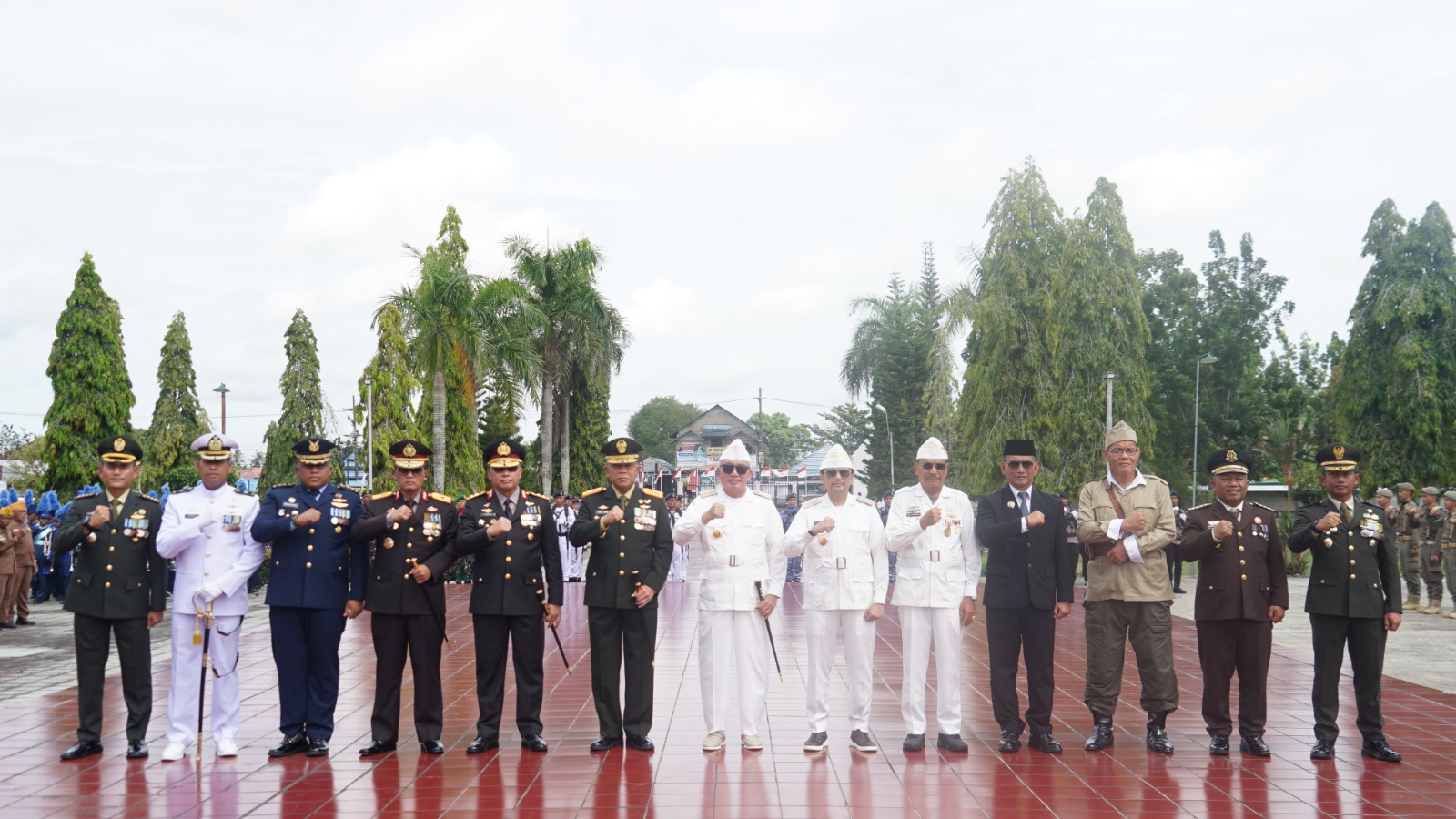 Pangdam XXII/TB Pimpin Langsung Ziarah Rombongan Peringatan Hari Pahlawan Ke-80 di Banjarbaru