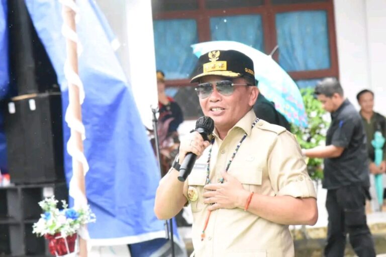 Gubernur Temui SMAN 4, dan Buka Pasar Murah.