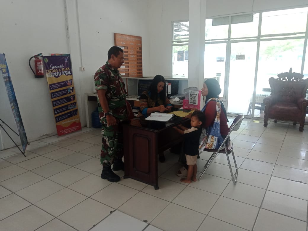 Pererat Sinergitas, Babinsa Komsos Dengan Perangkat Kelurahan