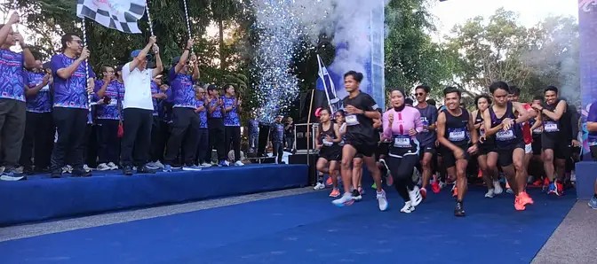 Ikuti Hadari Kahayan Colour Run 6 Ribuan Warga Penuhi Stadion Stadion Sanaman Mantikei.