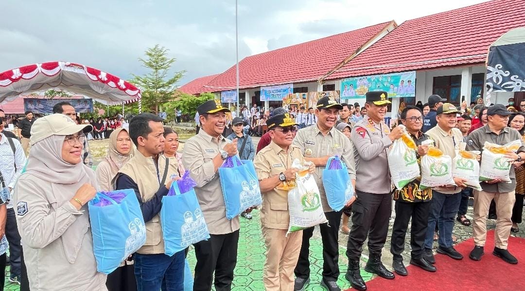 Gubernur Kalteng Distribusikan 26.836 Paket Sembako Pasar Murah.