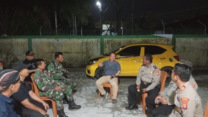 Pastikan Situasi Aman dan Kondusif, Babinsa Kodim 1016/Plk Adakan Pemantauan Pos Kamling di Wilayahnya