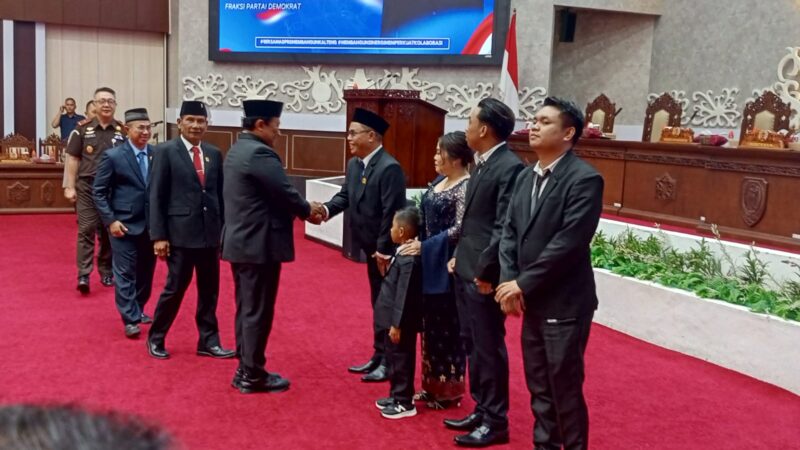 Arton S.Dohong Lantik Anggota DPRD Amomius Tuyum PAW 2024-2029 Gantikan Jimmy Carter.