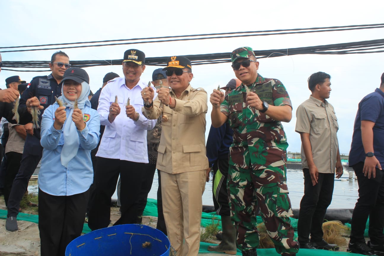 Dampingi Kunjungan Kerja Gubernur Kalteng ke Sukamara, Pangdam XXII/TB Dorong Pemanfaatan Potensi Perikanan