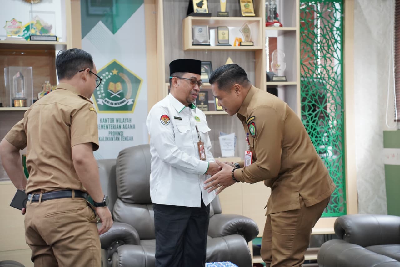 Perkuat Pendidikan Karakte, Plt.Kadisdik Silaturahmi Kakanwil Depag Kalteng.