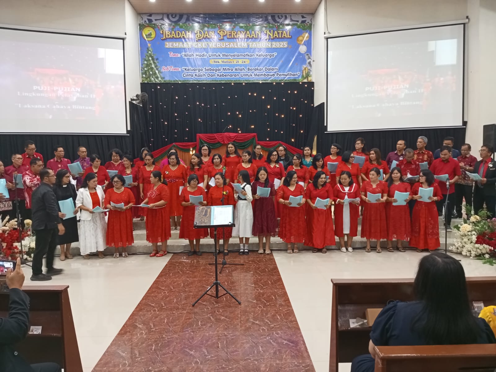 Jemaat GKE Yerusalem Laksanakan Ibadah dan Rayakan Natal Bersama.