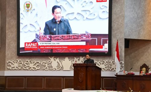 Wagub Edy Pratowo Sampaikan Jawaban Atas Pemandangan Umum Dewan.