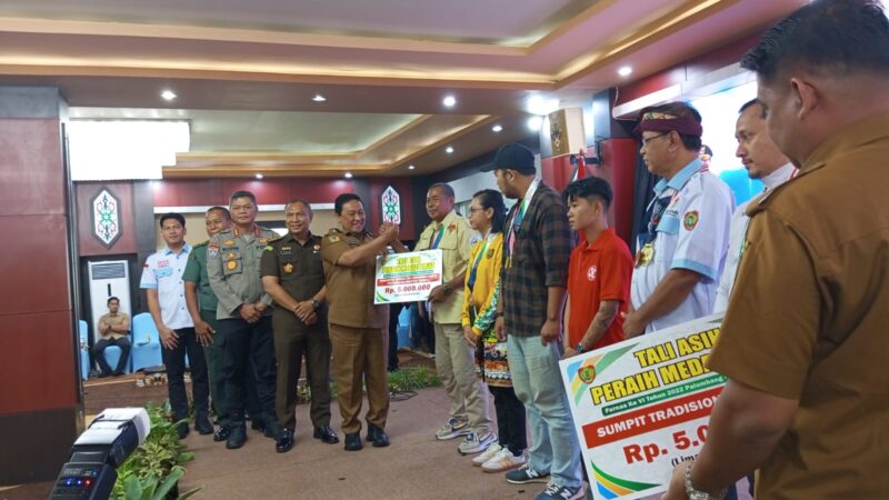 Wagub Edy Pratowo Serahkan Tali Asih FORNAS dan Buka Sarasehan KORMI.