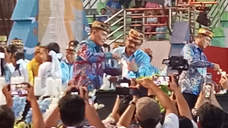 Gubernur, Natal Pemerintah Provinsi Kalteng Perkuat Tali Kekeluargaan.