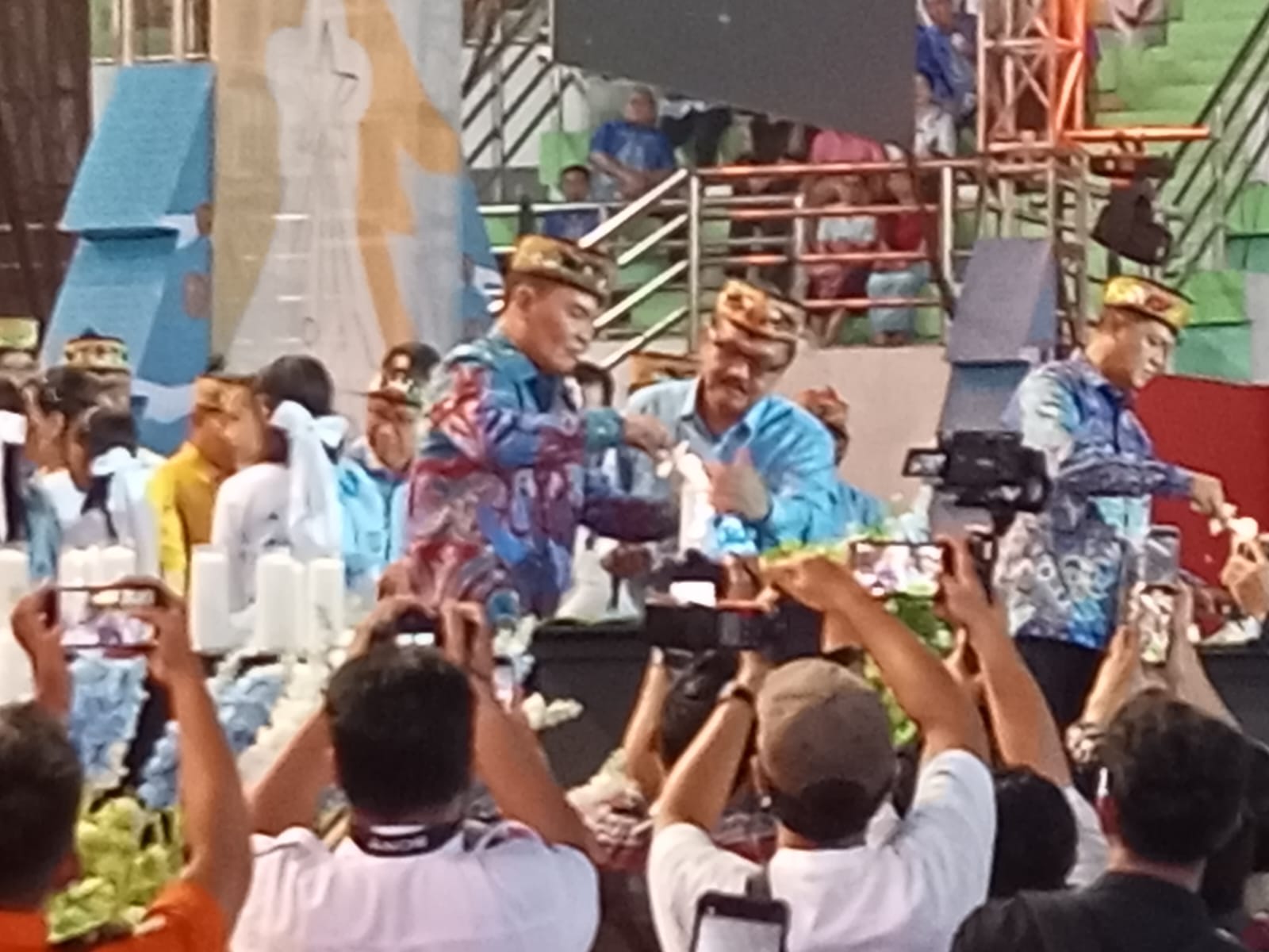 Gubernur, Natal Pemerintah Provinsi Kalteng Perkuat Tali Kekeluargaan.