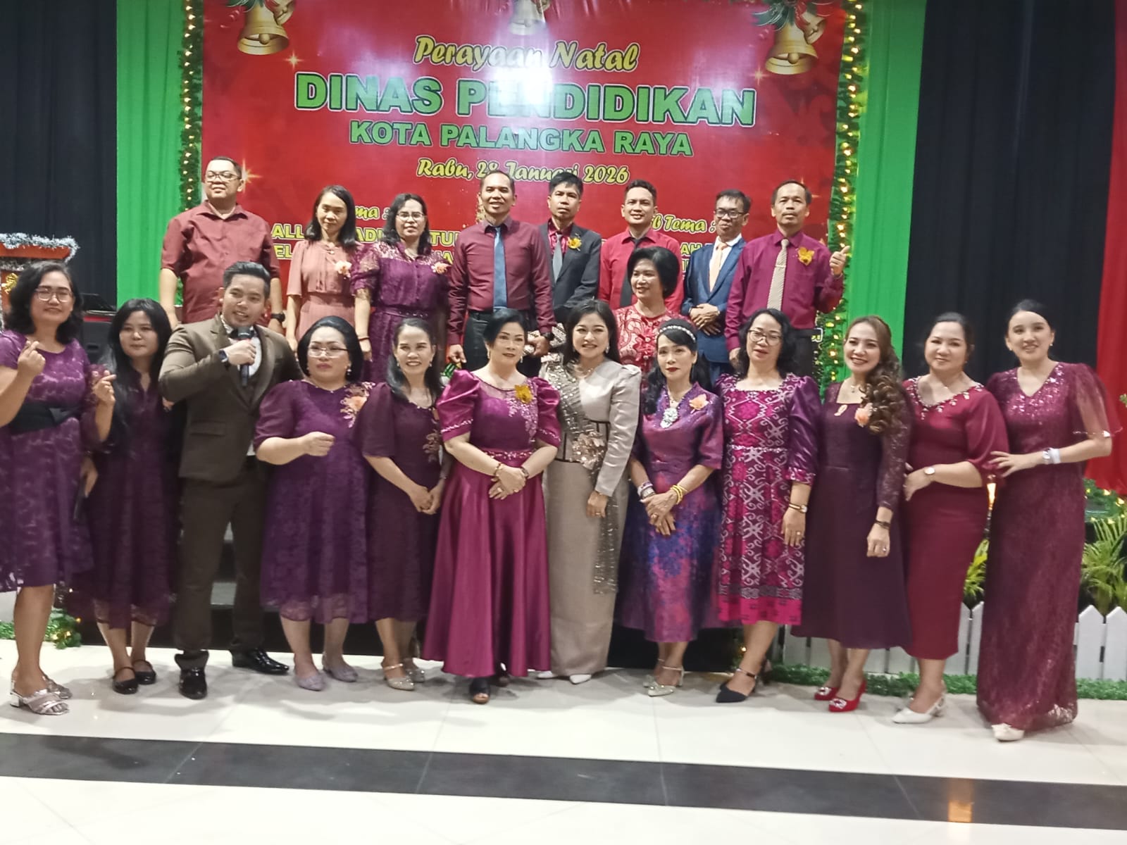 Dinas Pendidikan Kota Palangka Raya Rayakan Natal 2025.