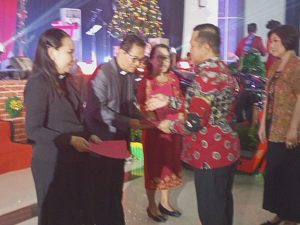 PDI Perjuangan Ibadah dan Rayakan Natal 2025.