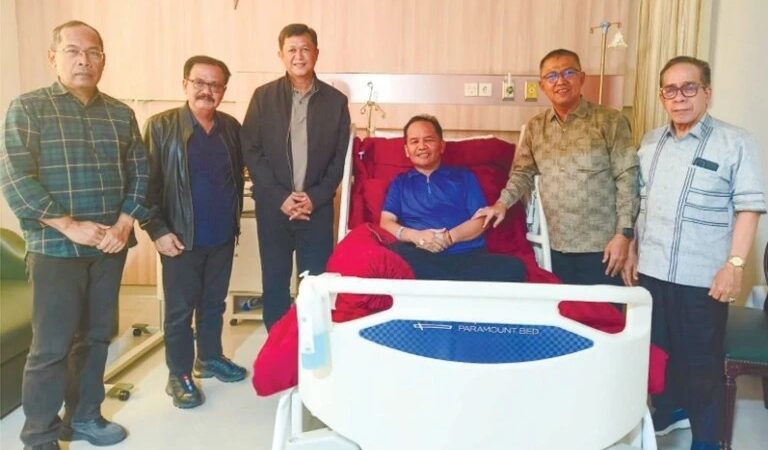 Didiagnosis Maag Akut, Gubernur Di Jenguk Sejumlah Pejabat Kalteng.