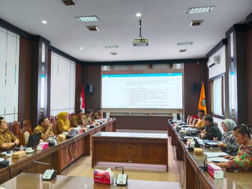 Bahas Raperda, DPRD Kalteng Bersama Pemerintah Lakanakan Rapat Pansus.