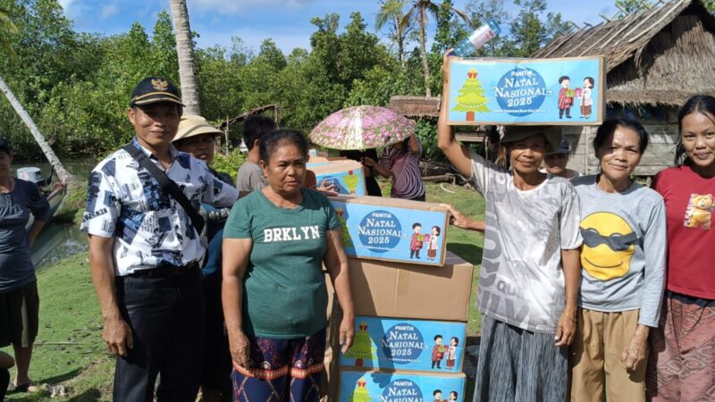 Panitia Natal Nasional 2025 Bagikan 2.000 Paket Sembako di Kepulauan Mentawai