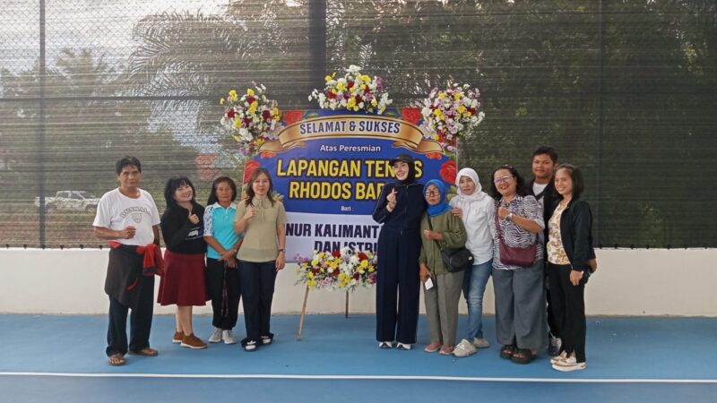 Istri Gubernur Hadiri Peresmian Lapangan Tennis “Rhodos Baboe” Palangka Raya.
