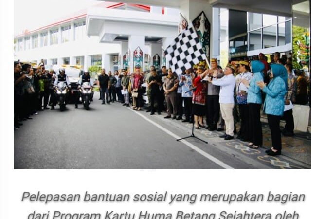 Gubernur Agustiar Sabran Lepas Bansos Huma Betang Sejahtera.