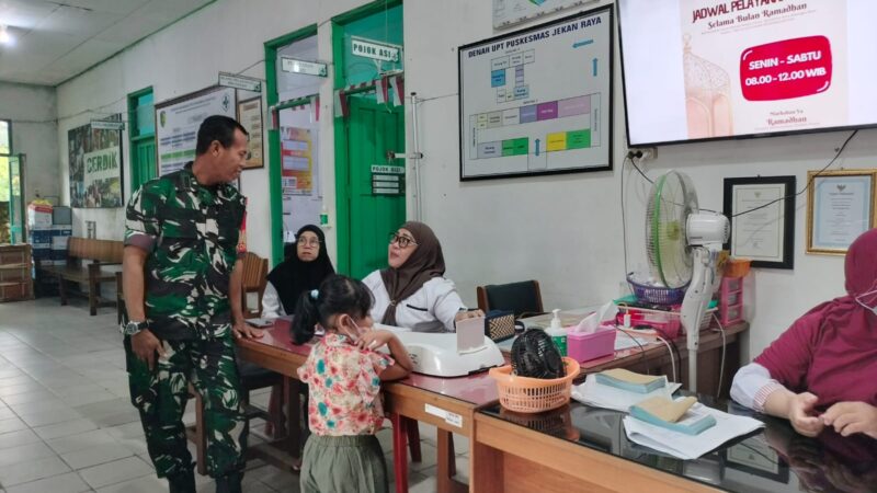 Tingkatkan Sinergitas, Babinsa Kodim 1016/Plk Laksanakan Komsos dengan Pegawai Puskesmas