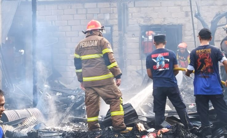 Hantu Merah Mengamuk, Empat Buah Rumah Jadi Arang.