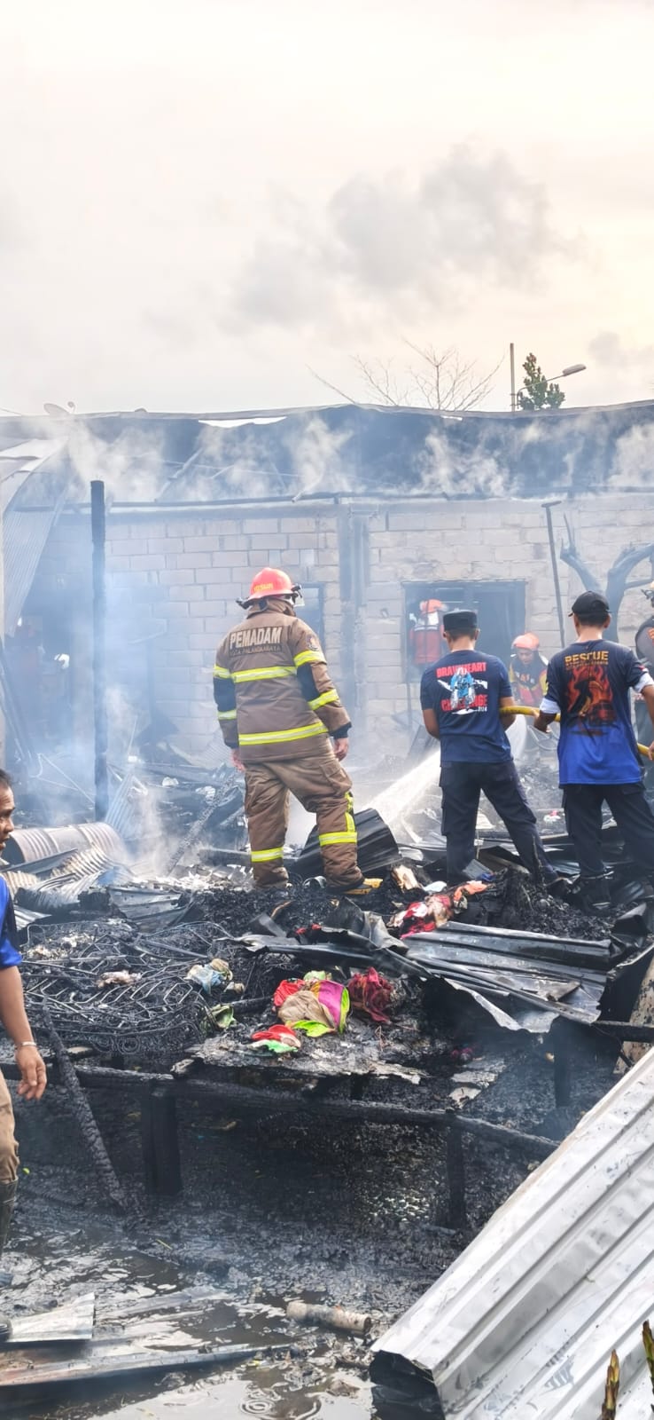 Hantu Merah Mengamuk, Empat Buah Rumah Jadi Arang.