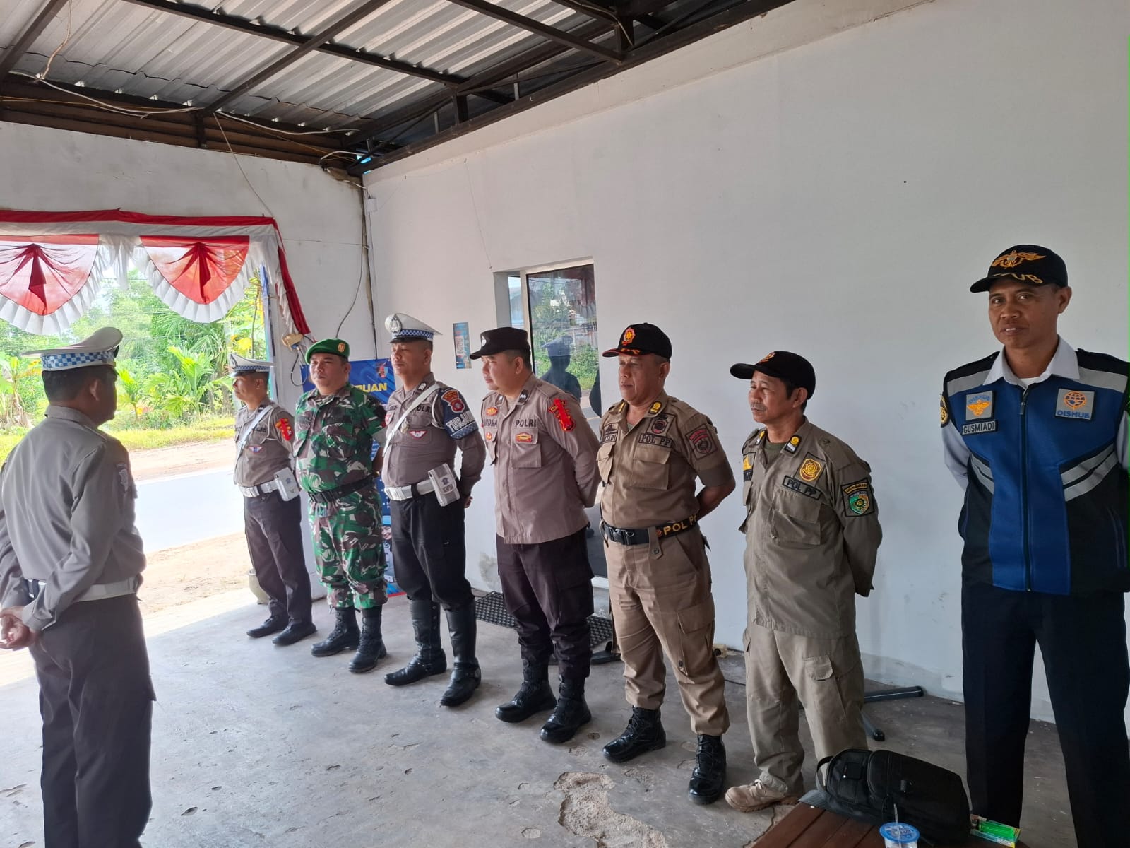 Pastikan Situasi Aman dan Kondusif, Anggota Kodim 1016/Plk Siaga di Pos Pengamanan