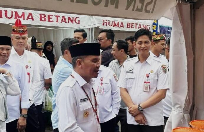 Gubernur Dorong Pertumbuhan UMKM dan Ekonomi Kerakyatan Melalui Pasar Ramadhan.