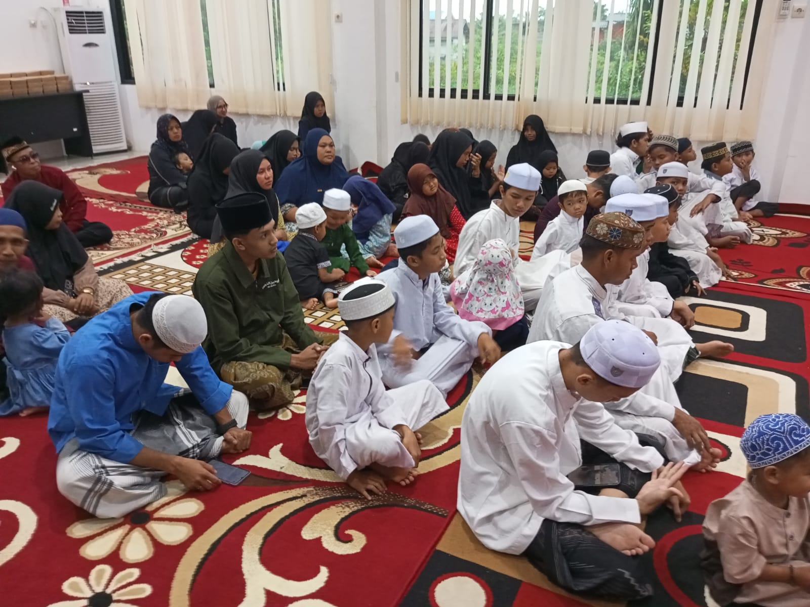 PDI-Perjuangan Bersama Panti Asuhan Berbuka Puasa Bersama.