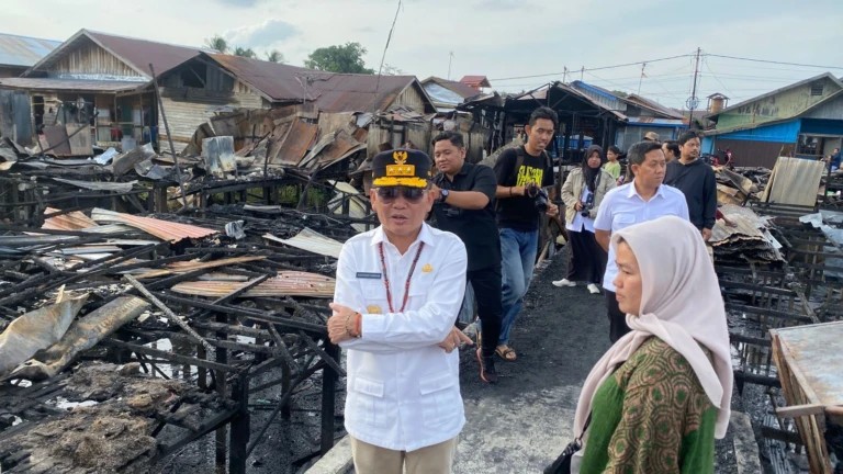 Gubernur Agustiar Sabran.Siapkan Bansos 36 KK Korban Kebakaran Pahandut Seberang.