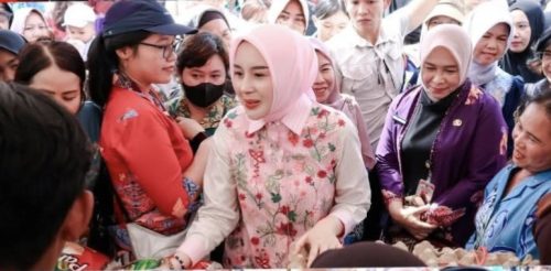 Stabilkan Harga Jelang Ramadan, Aisyah Thisia Hadiri Gerakan Pangan Murah Nasional.