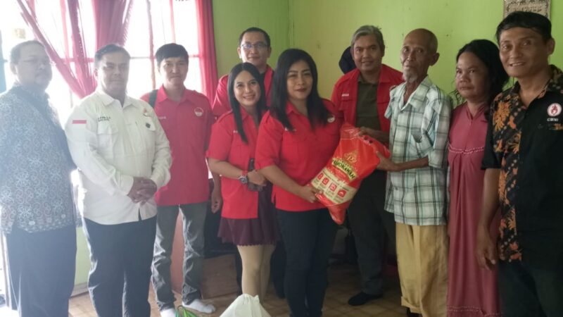 BARISAN RELAWAN BHINNEKA JAYA KALIMANTAN TENGAH SALURKAN BANTUAN SEMBAKO UNTUK KELUARGA PRA-SEJAHTERA.