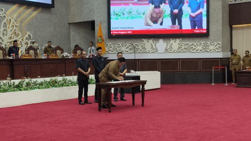 Di Paripurna DPRD, Wagub Edy Pratowo Sampaikan Pidato LKPJ Gubernur TA 2025.