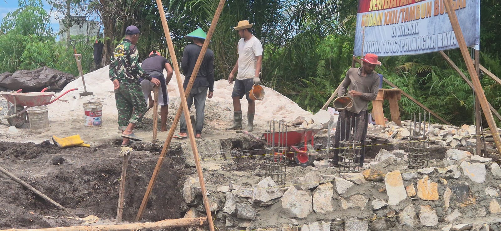 TNI Hadir Untuk Rakyat, Pembangunan Jembatan Garuda Terus Berlanjut