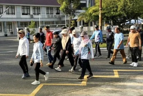 Perkuat Kebersamaan Jajaran OPD Gubernur Olahraga Sore.