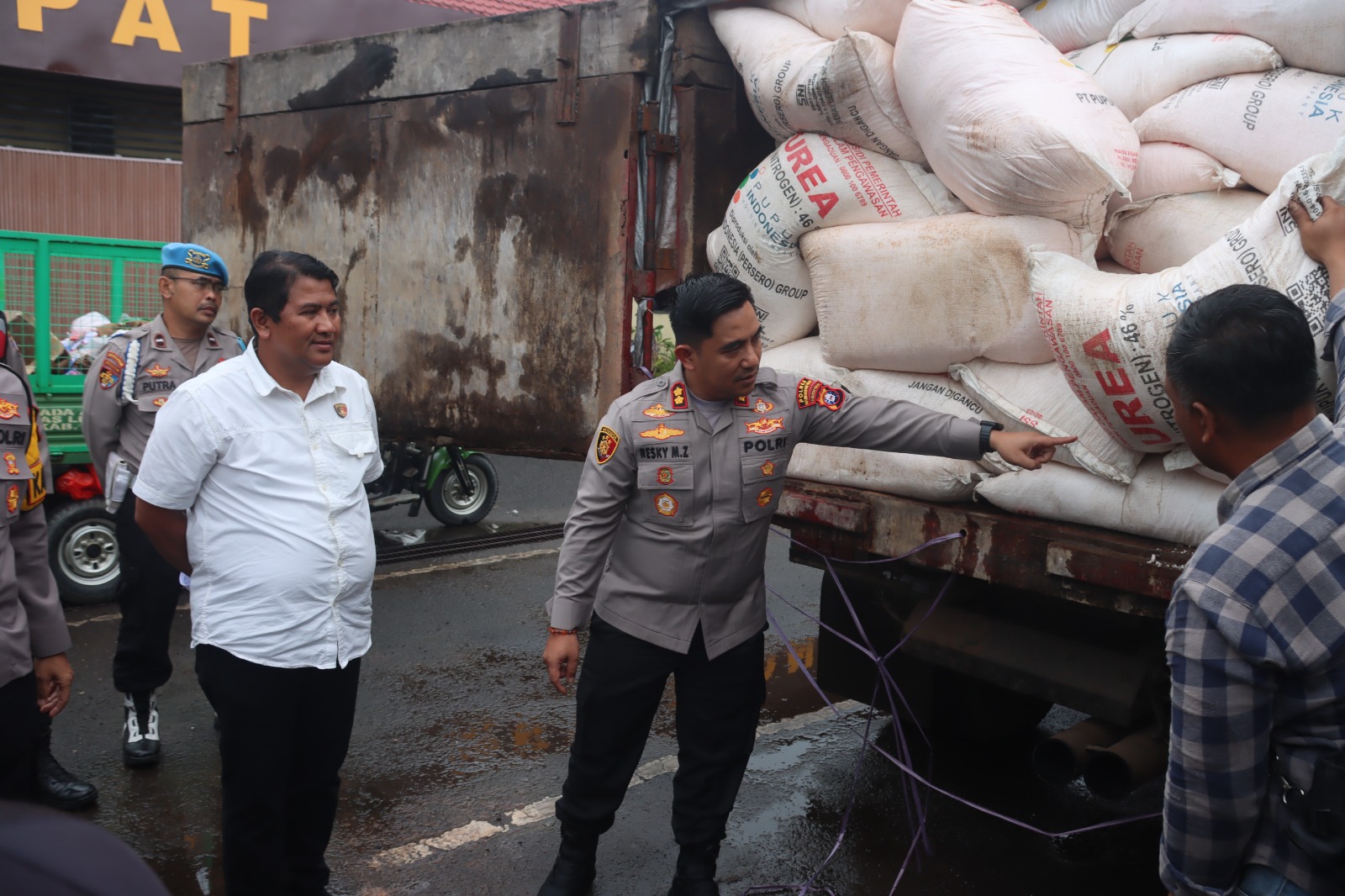 Polres Kotim Ungkap Kasus Tindak Pidana Bidang Ekonomi Penyalahgunaan Pupuk Bersubsidi.