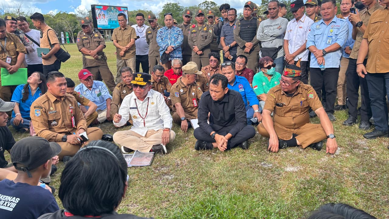 Gubernur Kalteng Janji Tindak Lanjuti Aspirasi Aliansi Mahasiswa Anak Buruh.