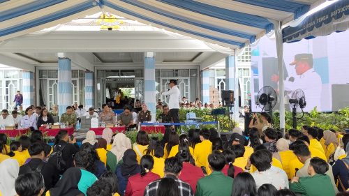 Bantu Mahasiswa Pedalan, Gubernur Gelar Pasar Murah.