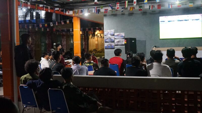 Pererat Kebersamaan, Anggota Kodim 1016/Plk Nonton Bareng Piala Dunia
