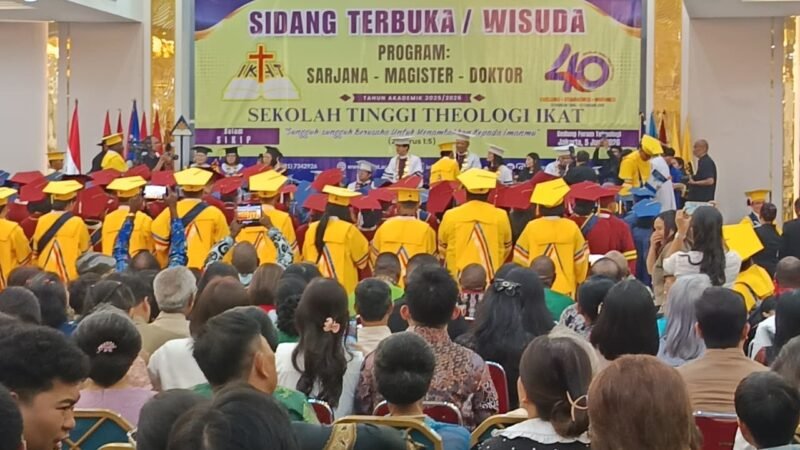 STT IKAT Gelar Wisuda Tahun Akademisi 2025/2026 Sukses Melahirkan Para Sarjana