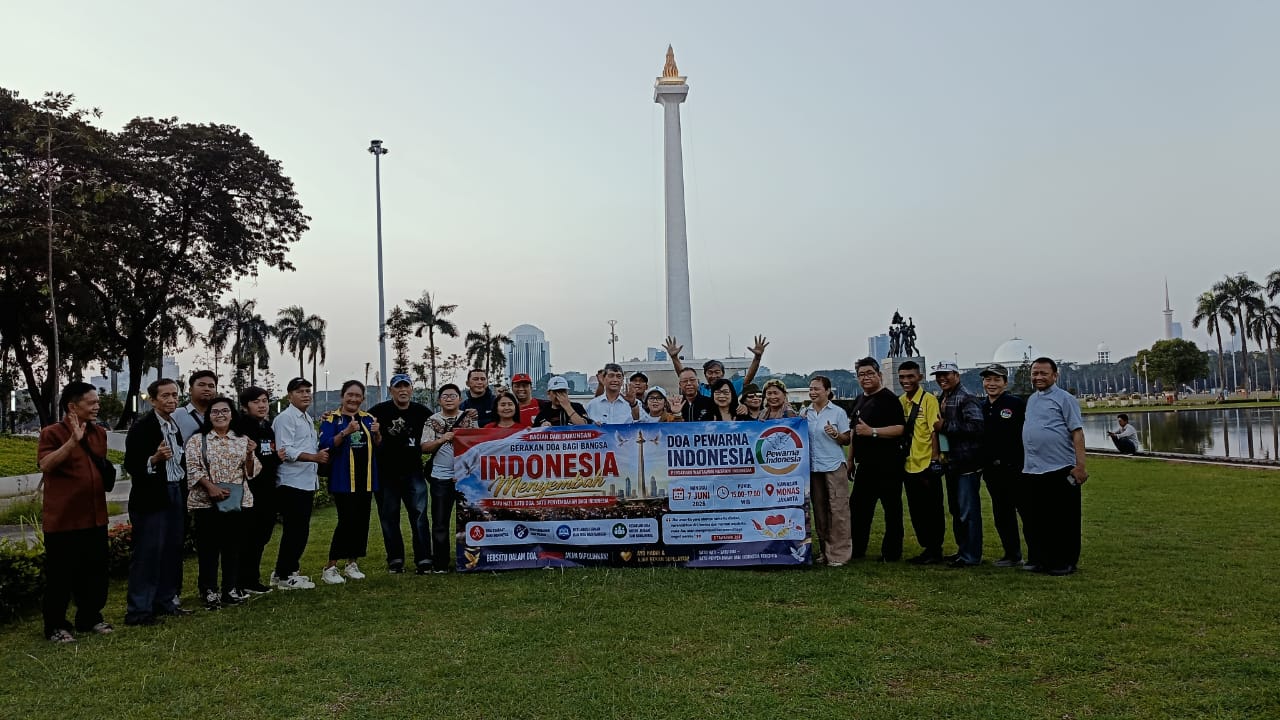 Pewarna Gelar Doa Indonesia Menyembah di Monas: Tetap Percaya, Tetap Benar, Tetap Jadi Terang di Masa Sukar